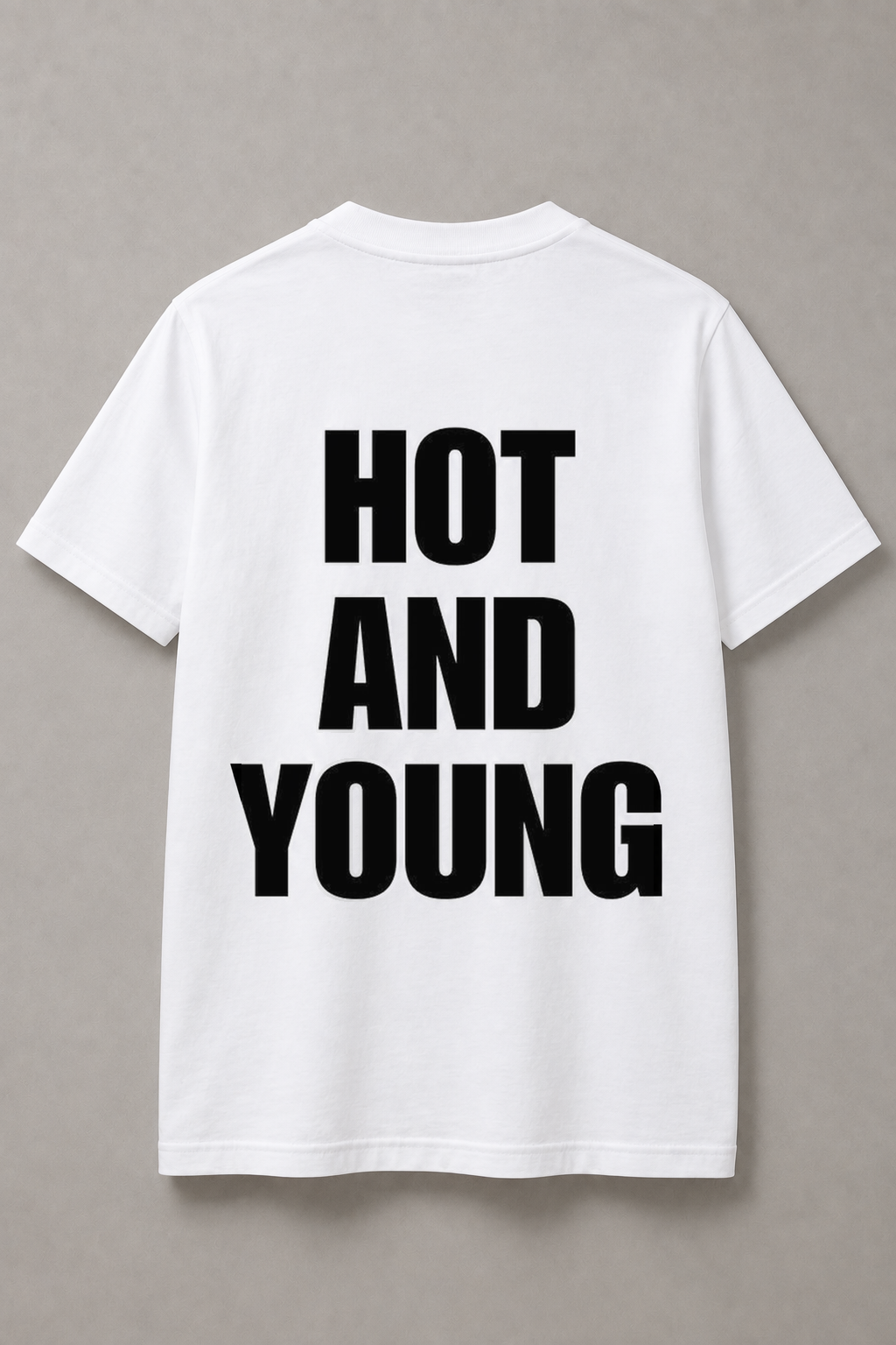 DSTRKT Hot and Young unisex basic beyaz tişört
