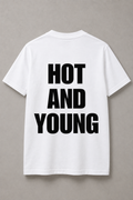 DSTRKT Hot and Young unisex basic beyaz tişört
